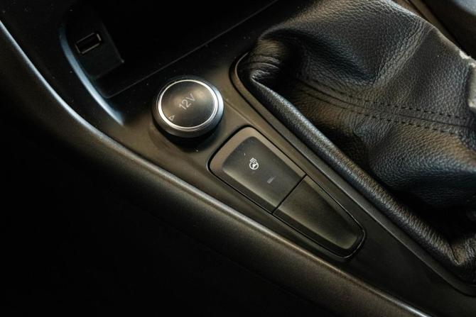 Ford Focus III Рестайлинг с пробегом 2015 года, цена 1 099 000 рублей, 146714 км, хэтчбек, Автокод Объявления