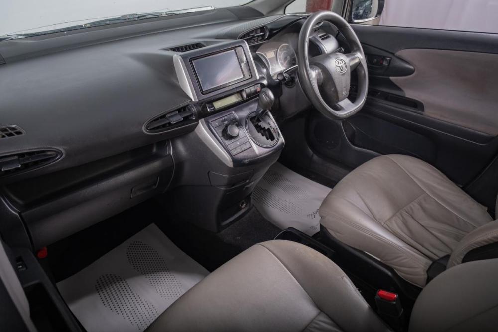 Toyota Wish II Томск  - изображение 17