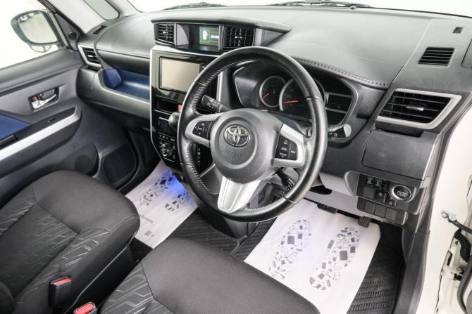 Toyota Roomy I с пробегом 2017 года, цена 1 039 000 рублей, 142000 км, микровэн, Автокод Объявления