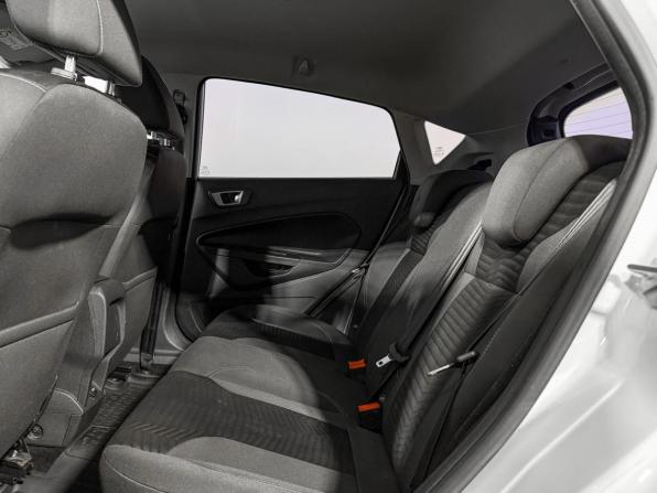 Ford Fiesta Mk6 Рестайлинг с пробегом 2016 года, цена 845 000 рублей, 142060 км, хэтчбек, Автокод Объявления