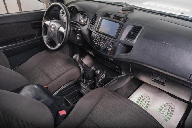 Toyota Hilux VII Рестайлинг с пробегом 2014 года, цена 1 999 000 рублей, 307000 км, offers.body_type.unknown, Автокод Объявления