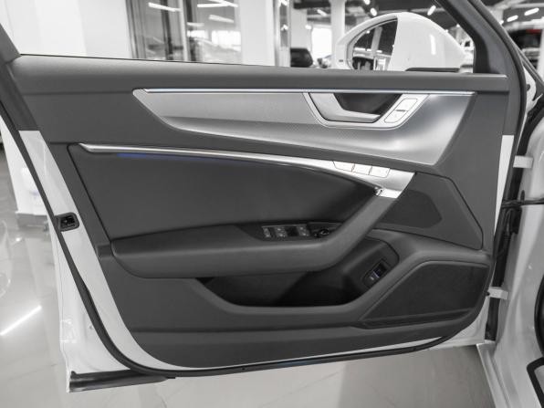 Audi A6 V (C8) с пробегом 2021 года, цена 4 550 000 рублей, 52936 км, седан, Автокод Объявления