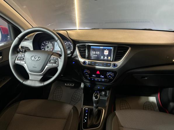 Hyundai Solaris II с пробегом 2018 года, цена 1 399 000 рублей, 122359 км, седан, Автокод Объявления