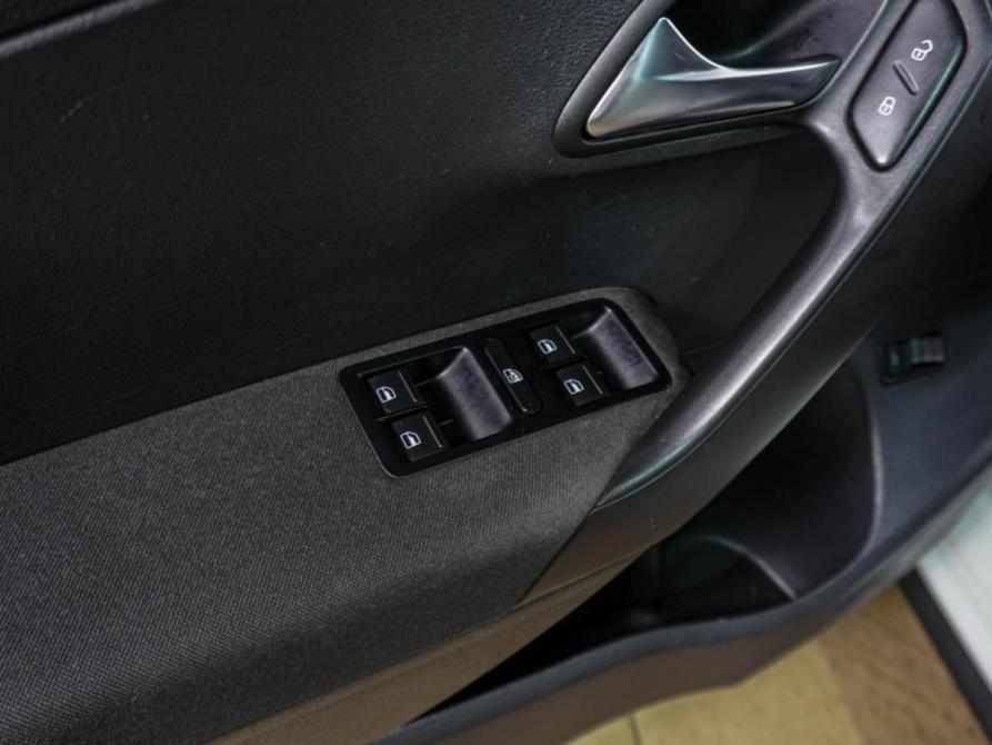 Volkswagen Polo V Рестайлинг Воронеж  - изображение 15
