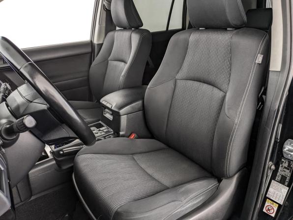 Toyota Land Cruiser Prado 150 Series Рестайлинг 2 с пробегом 2019 года, цена 5 250 000 рублей, 70277 км, внедорожник, Автокод Объявления