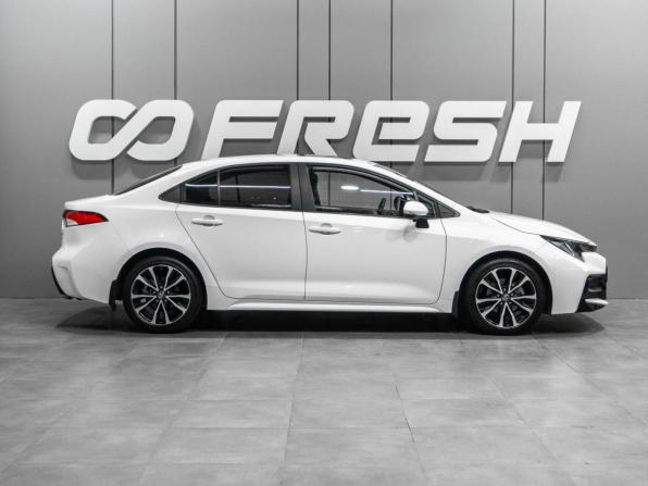 Toyota Levin XII (E210) с пробегом 2022 года, цена 2 100 000 рублей, 21770 км, седан, Автокод Объявления