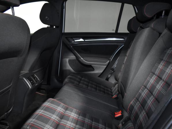 Volkswagen Golf GTI VII с пробегом 2015 года, цена 2 150 000 рублей, 210616 км, хэтчбек, Автокод Объявления