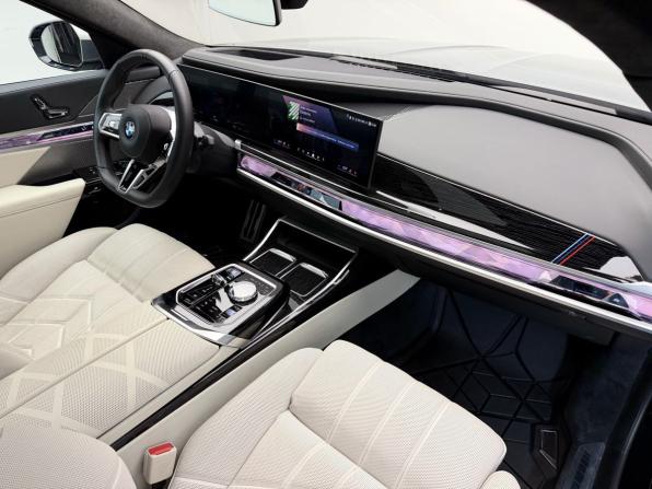 BMW 7 серии VII (G70) с пробегом 2023 года, цена 15 300 000 рублей, 11587 км, седан, Автокод Объявления