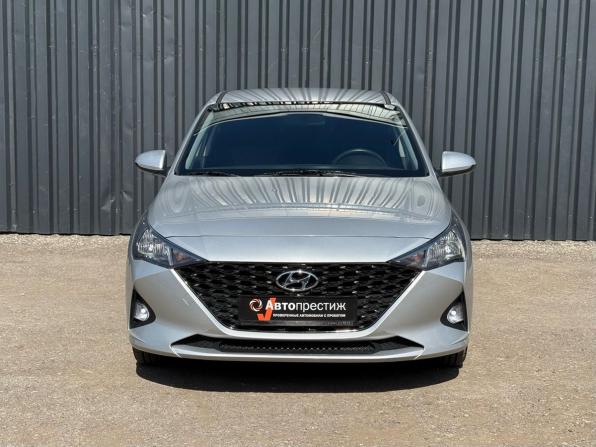 Hyundai Solaris II Рестайлинг с пробегом 2021 года, цена 1 685 000 рублей, 45302 км, седан, Автокод Объявления