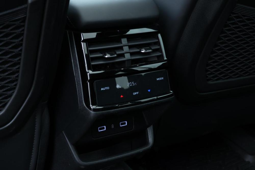 Geely Monjaro I Москва  - изображение 24