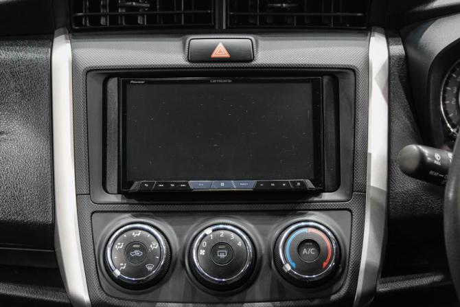 Toyota Corolla XI (E160 E170) Рестайлинг 2 с пробегом 2019 года, цена 1 499 000 рублей, 119600 км, универсал, Автокод Объявления