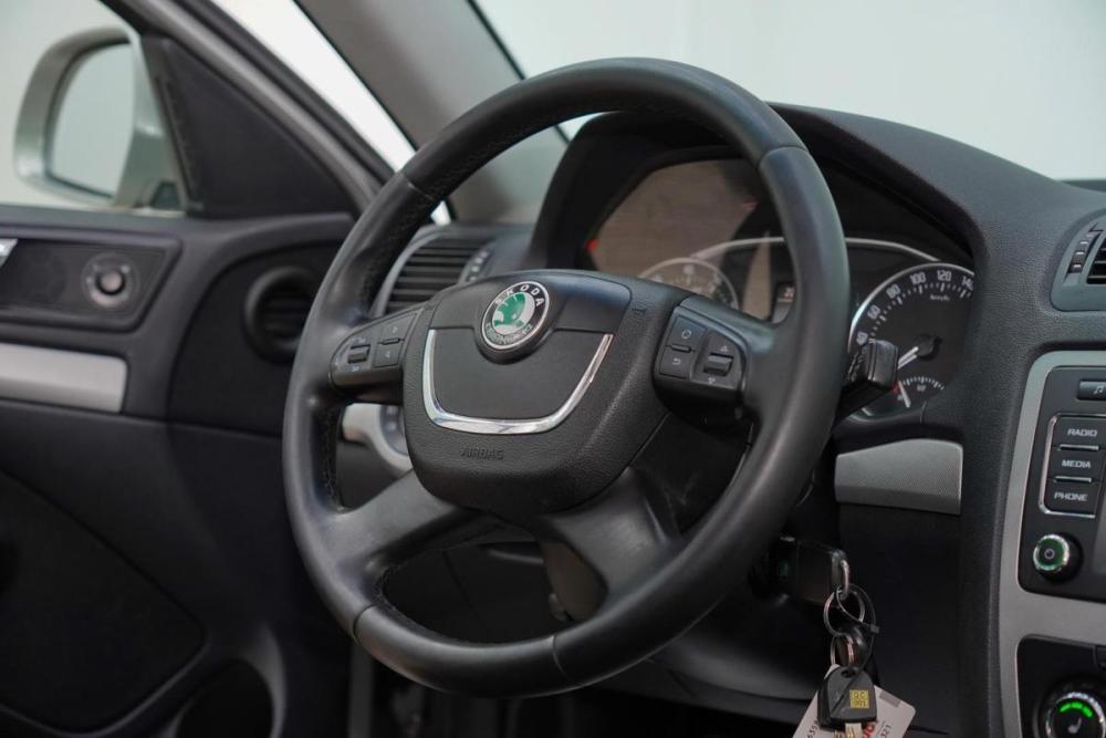 Skoda Octavia II (A5) Рестайлинг Москва  - изображение 7
