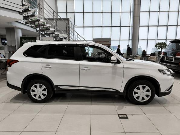 Mitsubishi Outlander III Рестайлинг 2 с пробегом 2018 года, цена 2 299 000 рублей, 98250 км, внедорожник, Автокод Объявления