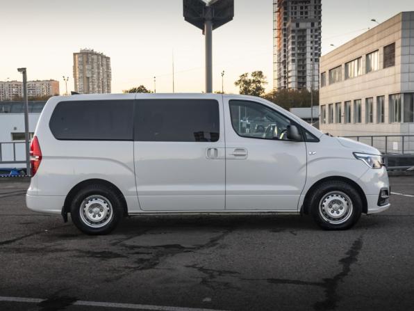 Hyundai H-1 II Рестайлинг 2 с пробегом 2020 года, цена 3 000 000 рублей, 118001 км, минивэн, Автокод Объявления