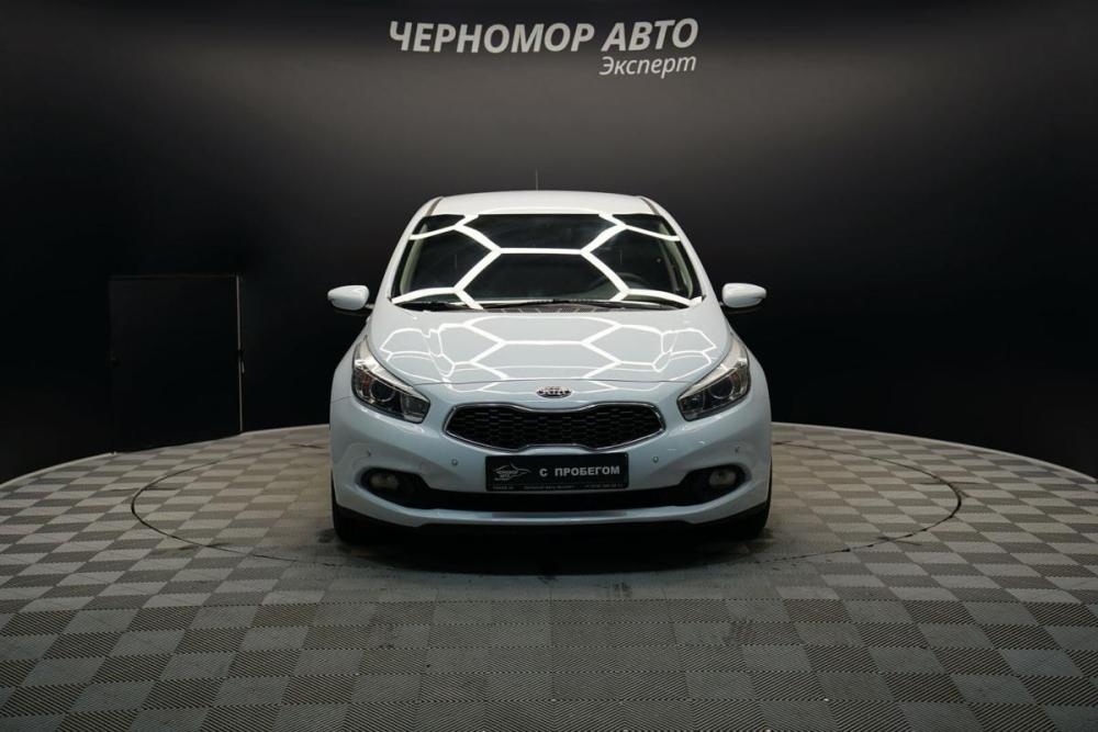 Kia Ceed II Крым  - изображение 8