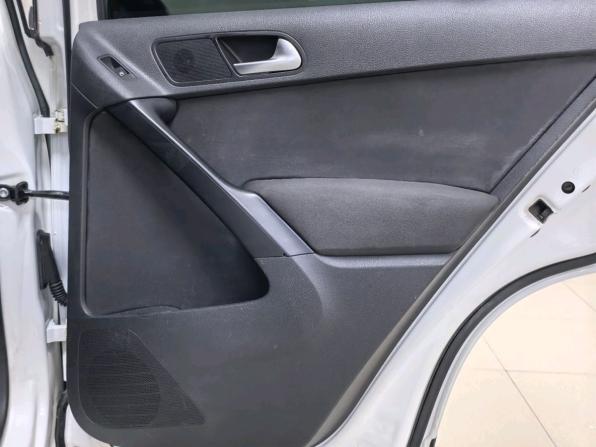 Volkswagen Tiguan I Рестайлинг с пробегом 2015 года, цена 1 180 000 рублей, 207967 км, внедорожник, Автокод Объявления