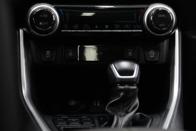 Toyota RAV4 V (XA50) с пробегом 2023 года, цена 3 795 950 рублей, 29864 км, внедорожник, Автокод Объявления