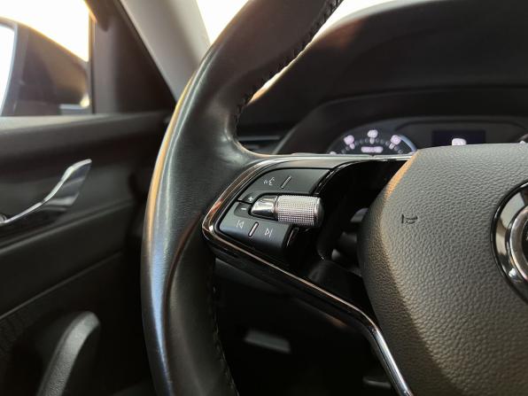 Skoda Octavia IV (A8) с пробегом 2020 года, цена 2 100 000 рублей, 141626 км, лифтбек, Автокод Объявления