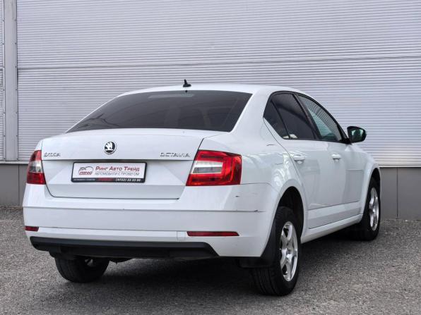 Skoda Octavia III (A7) Рестайлинг с пробегом 2018 года, цена 1 817 000 рублей, 58687 км, лифтбек, Автокод Объявления