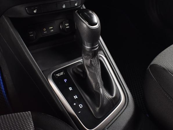 Hyundai Solaris II с пробегом 2017 года, цена 1 199 999 рублей, 175183 км, седан, Автокод Объявления