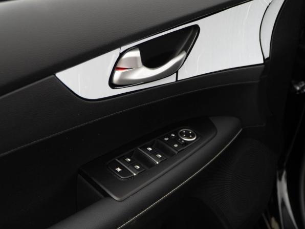 Kia K3 II (China Market) Рестайлинг с пробегом 2025 года, цена 2 677 077 рублей, 31 км, седан, Автокод Объявления