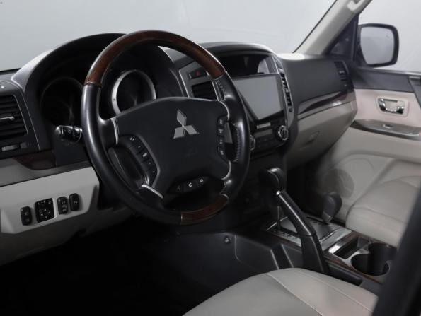 Mitsubishi Pajero IV Рестайлинг 2 с пробегом 2019 года, цена 3 803 961 рубль, 57296 км, внедорожник, Автокод Объявления