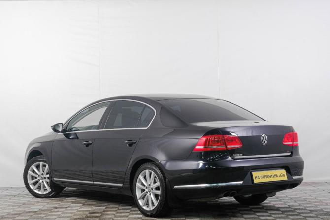 Volkswagen Passat B7 с пробегом 2013 года, цена 899 000 рублей, 326518 км, седан, Автокод Объявления
