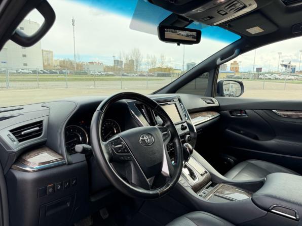 Toyota Alphard III Рестайлинг с пробегом 2018 года, цена 4 500 000 рублей, 148175 км, минивэн, Автокод Объявления