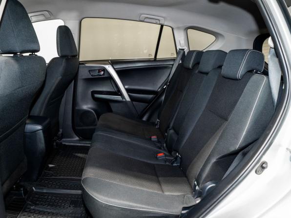 Toyota RAV4 IV (XA40) Рестайлинг с пробегом 2018 года, цена 2 275 000 рублей, 185882 км, внедорожник, Автокод Объявления