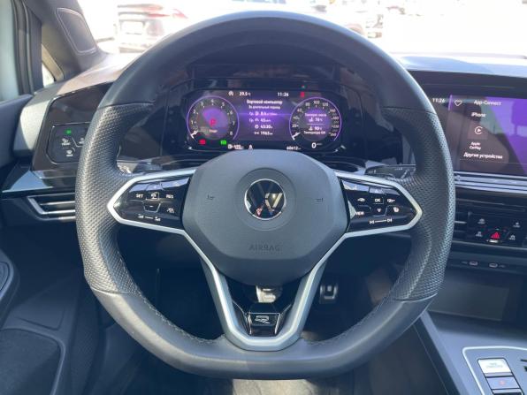Volkswagen Golf VIII с пробегом 2023 года, цена 2 690 000 рублей, 60612 км, хэтчбек, Автокод Объявления