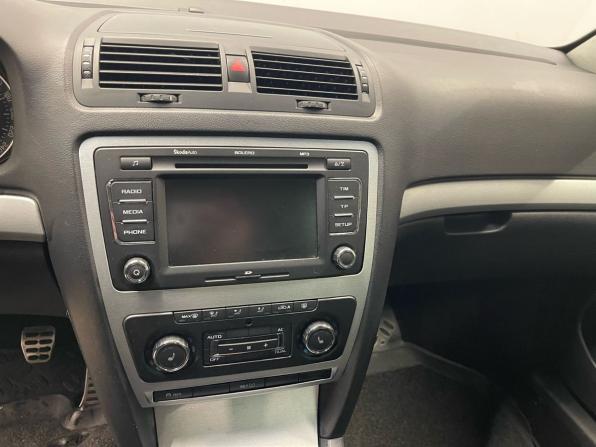Skoda Octavia II (A5) Рестайлинг с пробегом 2012 года, цена 699 000 рублей, 290000 км, универсал, Автокод Объявления
