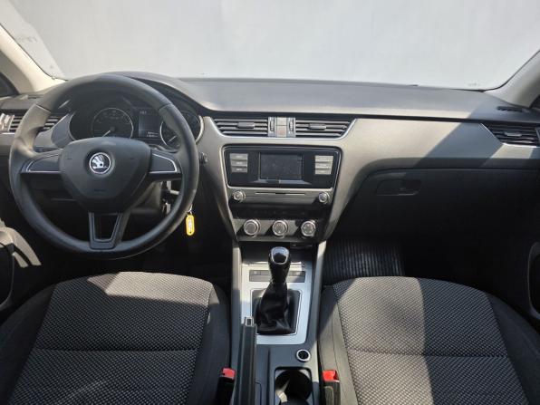Skoda Octavia III (A7) с пробегом 2015 года, цена 940 000 рублей, 318690 км, лифтбек, Автокод Объявления
