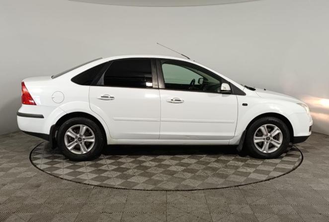 Ford Focus II Рестайлинг с пробегом 2007 года, цена 650 000 рублей, 122000 км, седан, Автокод Объявления