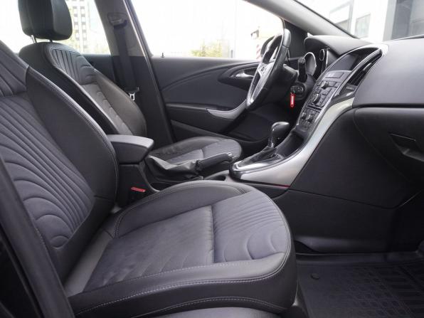 Opel Astra J Рестайлинг с пробегом 2013 года, цена 763 000 рублей, 187530 км, хэтчбек, Автокод Объявления