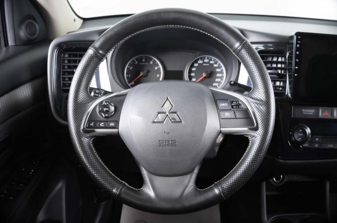 Mitsubishi Outlander III Рестайлинг 2 с пробегом 2016 года, цена 1 459 000 рублей, 232000 км, внедорожник, Автокод Объявления