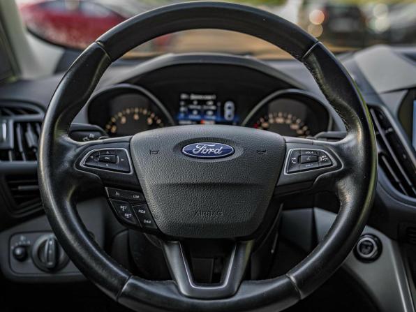 Ford Kuga II Рестайлинг с пробегом 2017 года, цена 1 469 000 рублей, 108460 км, внедорожник, Автокод Объявления