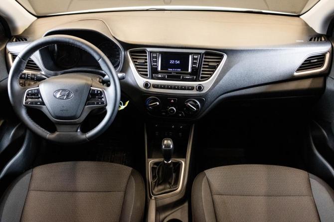 Hyundai Solaris II с пробегом 2018 года, цена 1 175 000 рублей, 104623 км, седан, Автокод Объявления