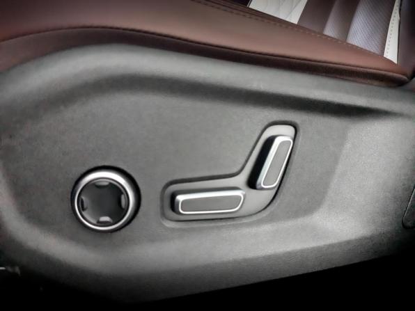 Geely Monjaro I Рестайлинг с пробегом 2023 года, цена 3 385 000 рублей, 26976 км, внедорожник, Автокод Объявления