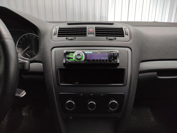Skoda Octavia II (A5) Рестайлинг с пробегом 2010 года, цена 660 000 рублей, 214072 км, лифтбек, Автокод Объявления