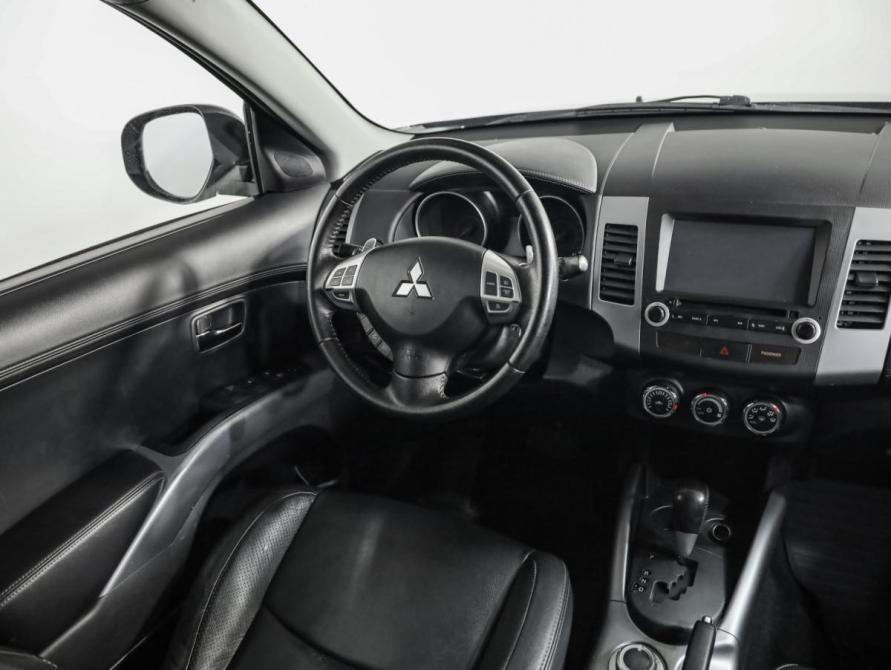 Mitsubishi Outlander II Рестайлинг Санкт-Петербург  - изображение 9