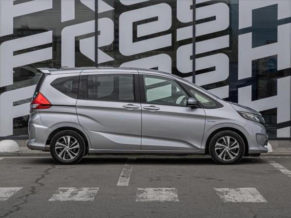 Honda Freed II с пробегом 2018 года, цена 1 680 000 рублей, 112520 км, компактвэн, Автокод Объявления