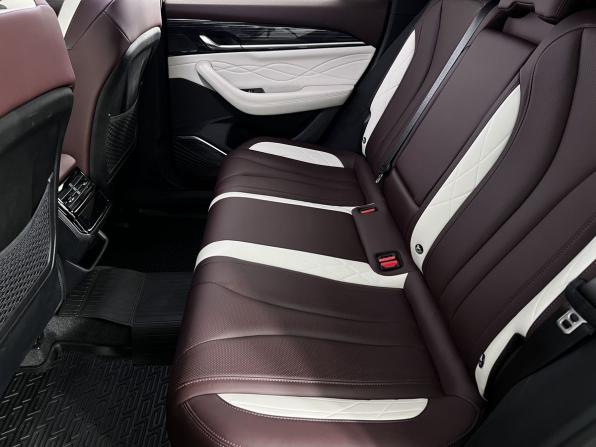 Geely Monjaro I с пробегом 2023 года, цена 3 450 000 рублей, 38683 км, внедорожник, Автокод Объявления