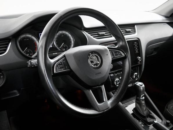 Skoda Octavia III (A7) Рестайлинг с пробегом 2019 года, цена 2 000 000 рублей, 134757 км, лифтбек, Автокод Объявления