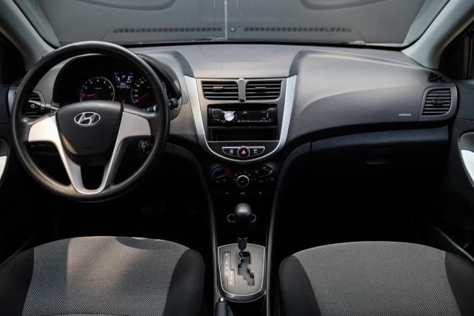 Hyundai Solaris I с пробегом 2013 года, цена 800 000 рублей, 107313 км, седан, Автокод Объявления