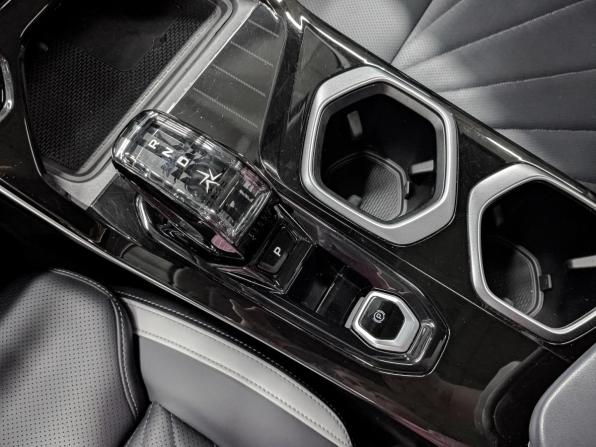 Geely Atlas II с пробегом 2024 года, цена 2 715 000 рублей, 54229 км, внедорожник, Автокод Объявления