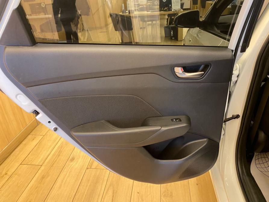 Hyundai Solaris II Санкт-Петербург  - изображение 18