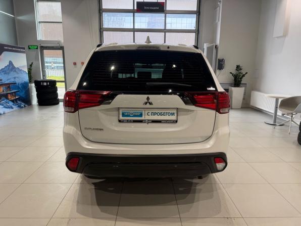 Mitsubishi Outlander III Рестайлинг 3 с пробегом 2021 года, цена 2 545 000 рублей, 81000 км, внедорожник, Автокод Объявления