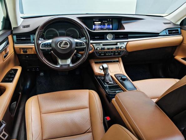 Lexus ES VI Рестайлинг с пробегом 2016 года, цена 3 090 000 рублей, 85745 км, седан, Автокод Объявления