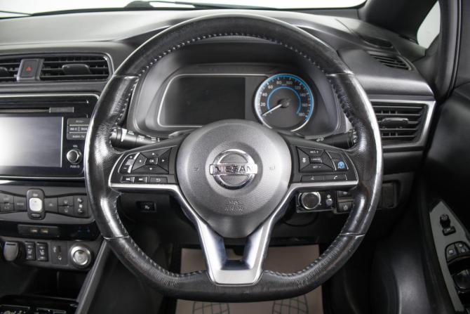 Nissan Leaf II (ZE1) с пробегом 2018 года, цена 1 749 000 рублей, 140100 км, хэтчбек, Автокод Объявления