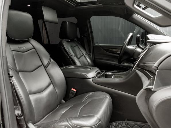 Cadillac Escalade IV с пробегом 2016 года, цена 3 850 000 рублей, 247759 км, внедорожник, Автокод Объявления